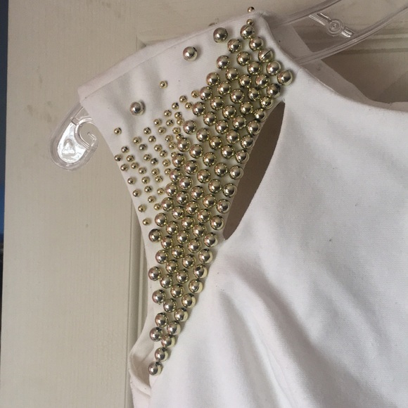 Form fitting dress - Picture 4 of 4